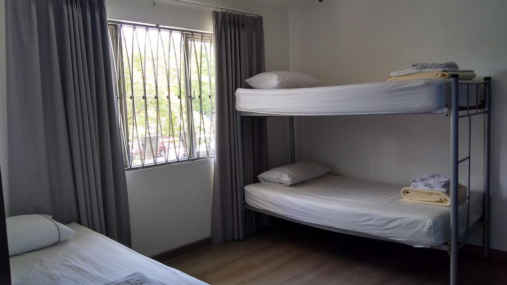 Hostal Tamarindo Inn Medellin Exterior photo